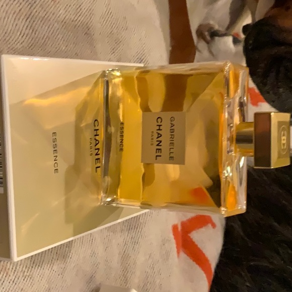 Chanel Gabrielle Essence parfume - Picture 2 of 7